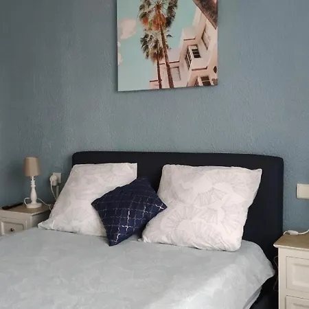 Apartmán T2,1chambre,balcon,parking,10 Minutes Plage,linge Fournis