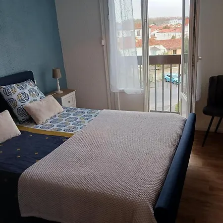 Apartmán T2,1chambre,balcon,parking,10 Minutes Plage,linge Fournis